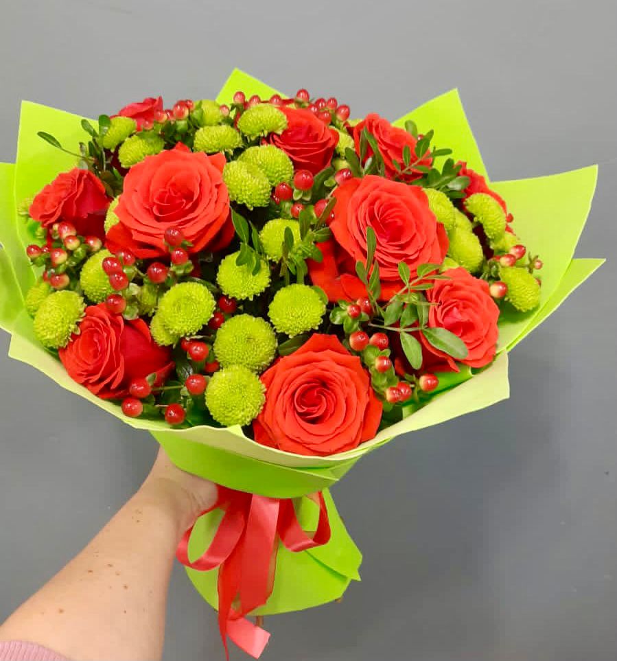 Букет цветов из: Хризантемы и Розы в Углеуральском