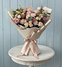 Букет цветов из:  Розы и Лизиантусы в Углеуральском