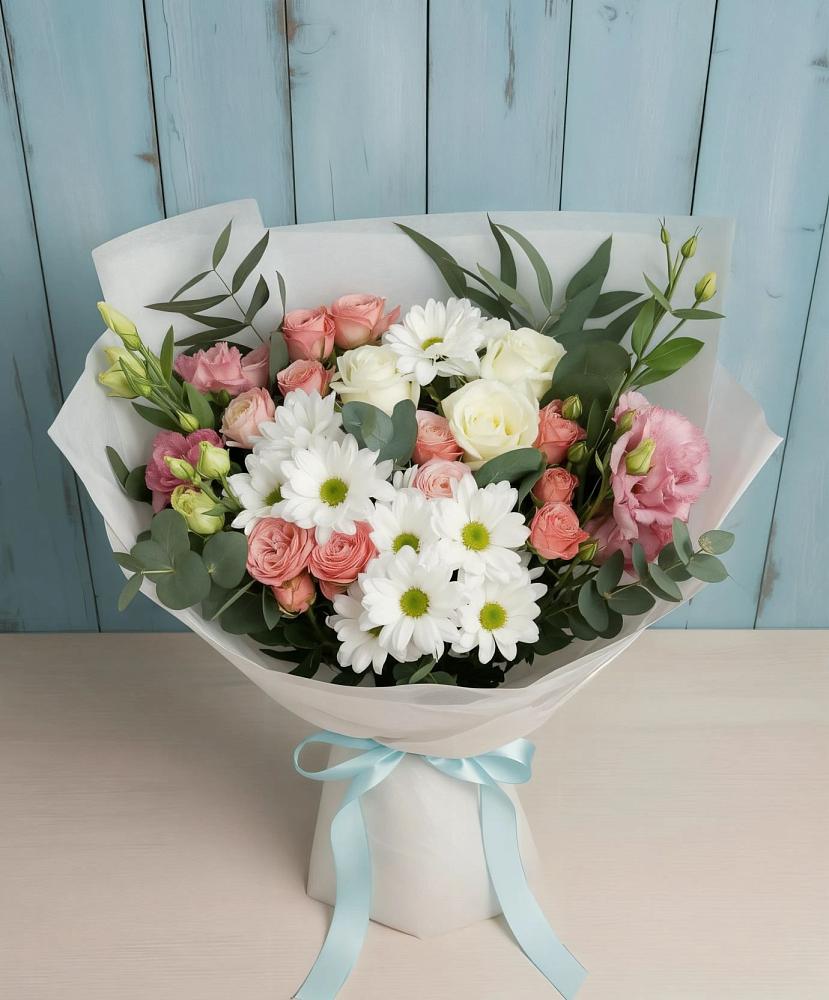 Букет цветов из: Розы, Лизиантусы и Хризантемы в Углеуральском