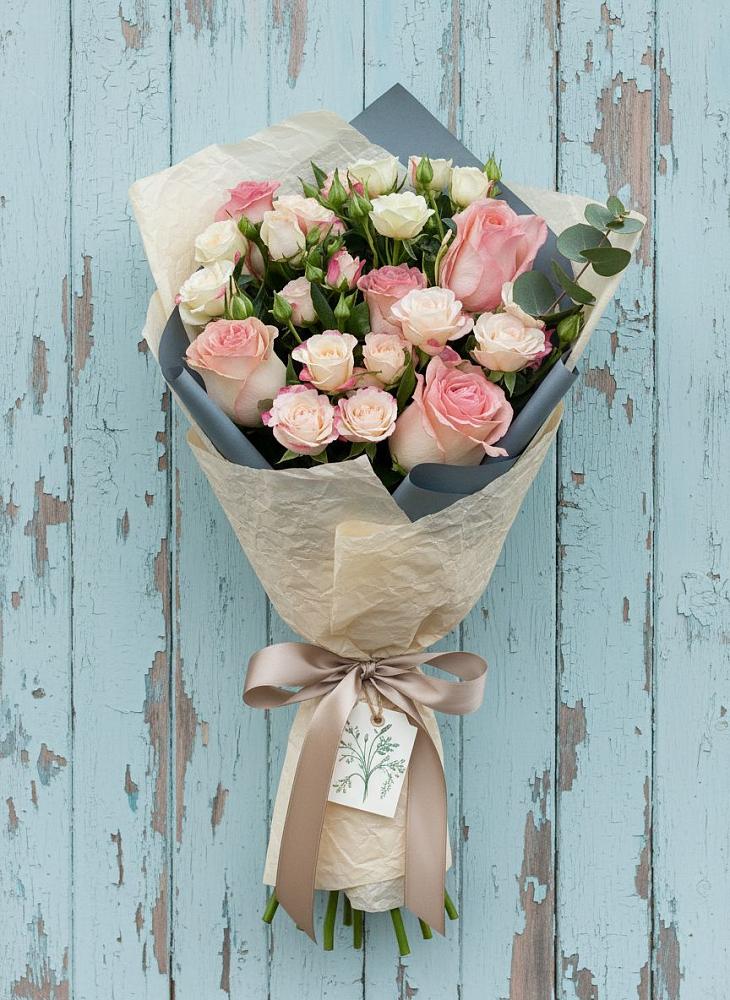 Букет цветов из: Розы в Углеуральском