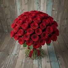Букет 55 Красных роз Фридом #REPLACE_PRED# Углеуральском