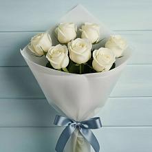 Букет 7 Белых роз Эдлесс Лав в Углеуральском