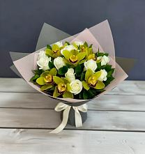 Букет цветов из:  Орхидеи и Розы в Углеуральском