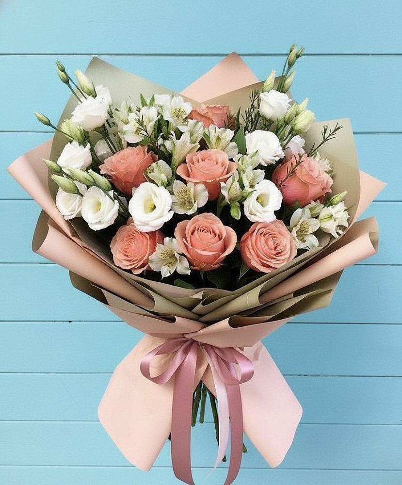 Букет цветов из: Розы, Альстромерии и Лизиантусы в Углеуральском