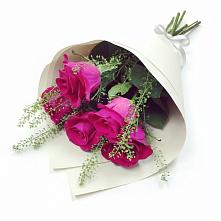 Букет цветов из:  Розы в Углеуральском