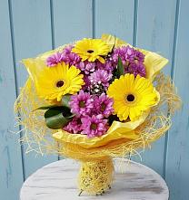 Букет цветов из:  Хризантемы и Герберы в Углеуральском
