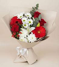 Букет цветов из:  Розы, Хризантемы, Герберы и Лилии в Углеуральском