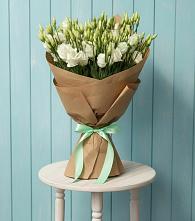 Букет цветов из:  Лизиантусы в Углеуральском