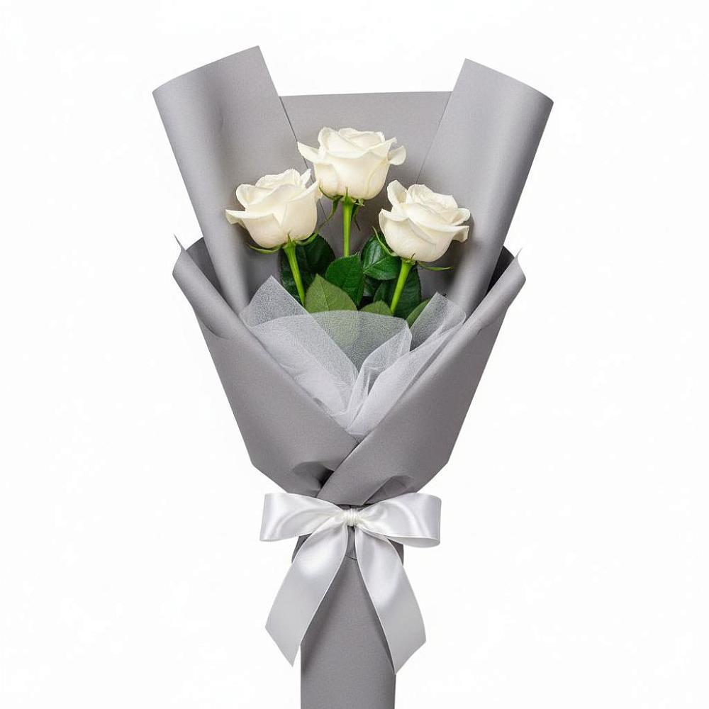 Букет 3 белые розы в Углеуральском