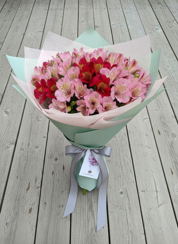 Букет цветов из: Альстромерии в Углеуральском