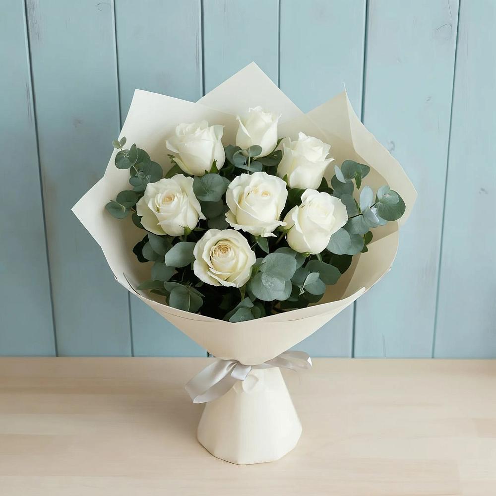 Букет Белые розы в Эвкалипте в Углеуральском