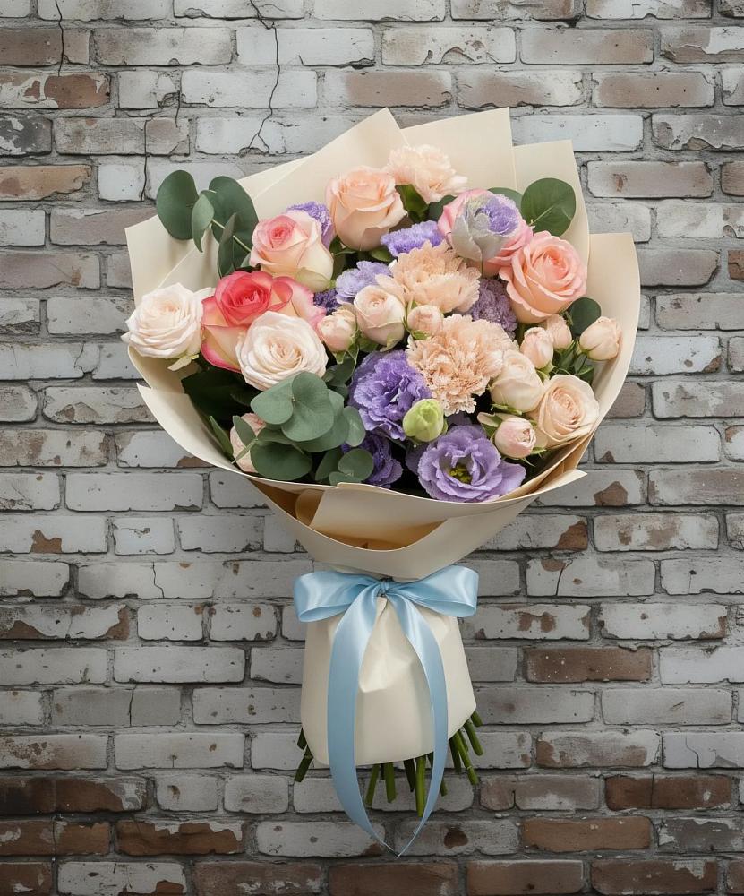 Букет цветов из: Розы, Лизиантусы и Гвоздики в Углеуральском