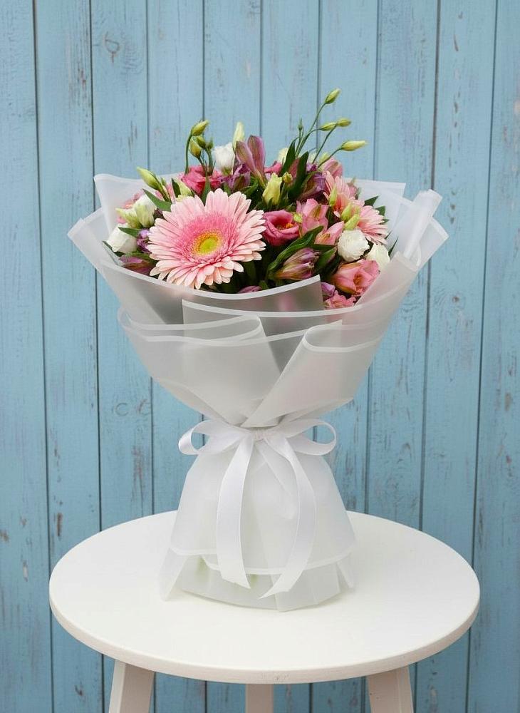 Букет цветов из: Герберы, Альстромерии и Лизиантусы в Углеуральском