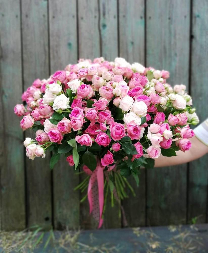 Букет Розовые кустовые розы Натали и Лав Лидия в Углеуральском