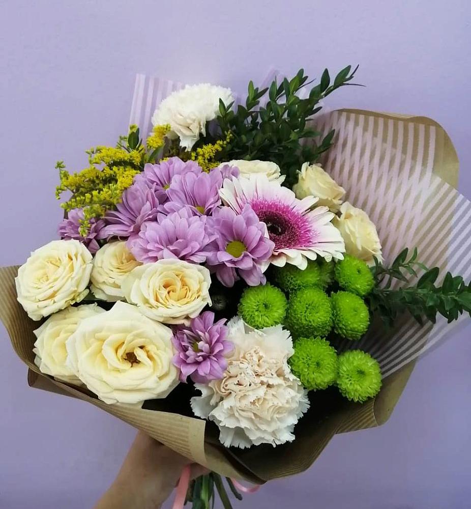 Букет цветов из: Хризантемы, Розы, Гвоздики и Герберы в Углеуральском