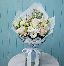 Букет цветов из:  Розы и Лизиантусы в Углеуральском