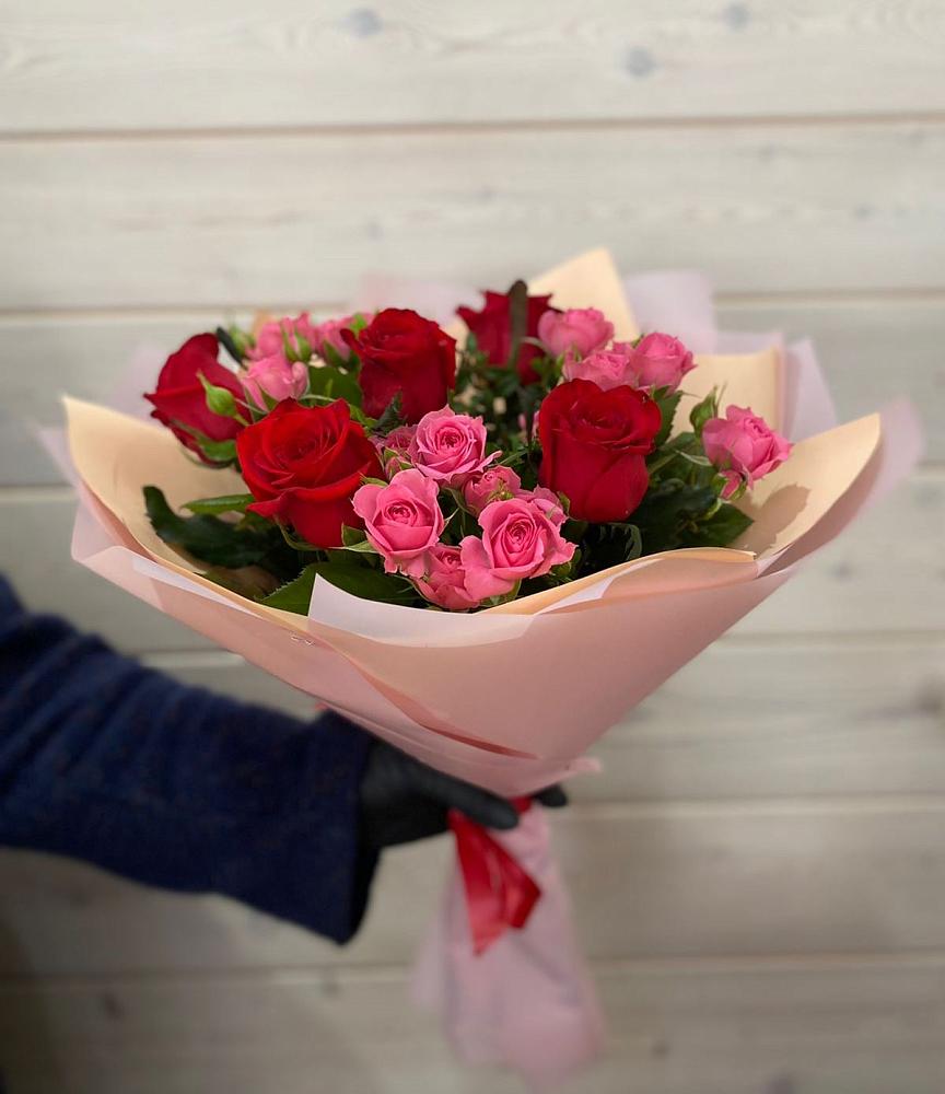 Букет цветов из: Розы в Углеуральском