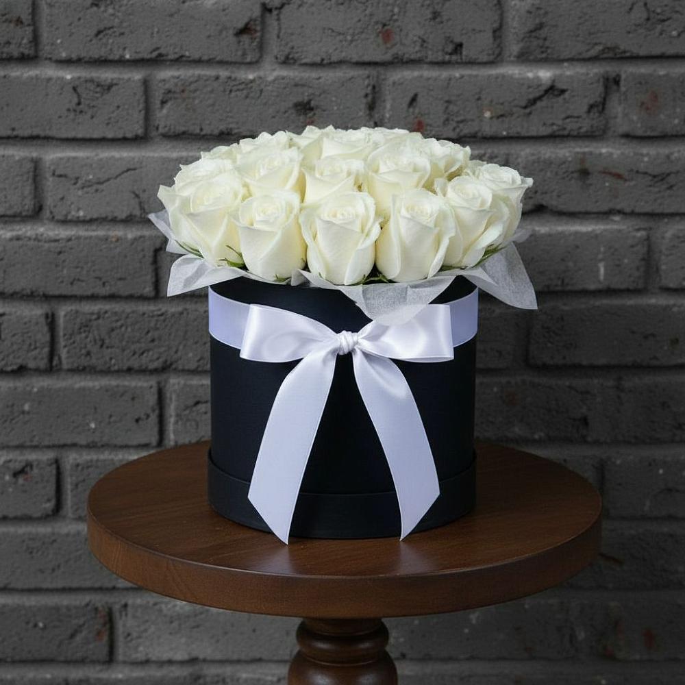 Цветочная композиция из Розы в шляпной коробке в Углеуральском