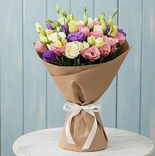 Букет цветов из:  Лизиантусы в Углеуральском