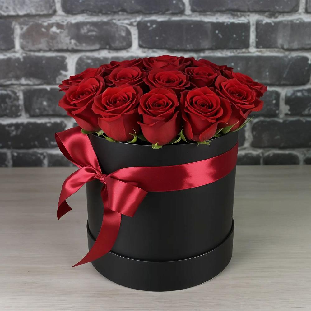 Цветочная композиция из Розы в шляпной коробке в Углеуральском