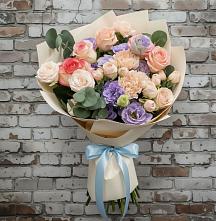 Букет цветов из:  Розы, Лизиантусы и Гвоздики в Углеуральском