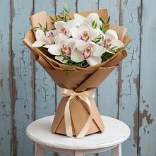 Букет цветов из:  Орхидеи и Розы #REPLACE_PRED# Углеуральском