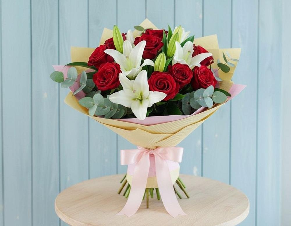 Букет цветов из: Лилии и Розы в Углеуральском